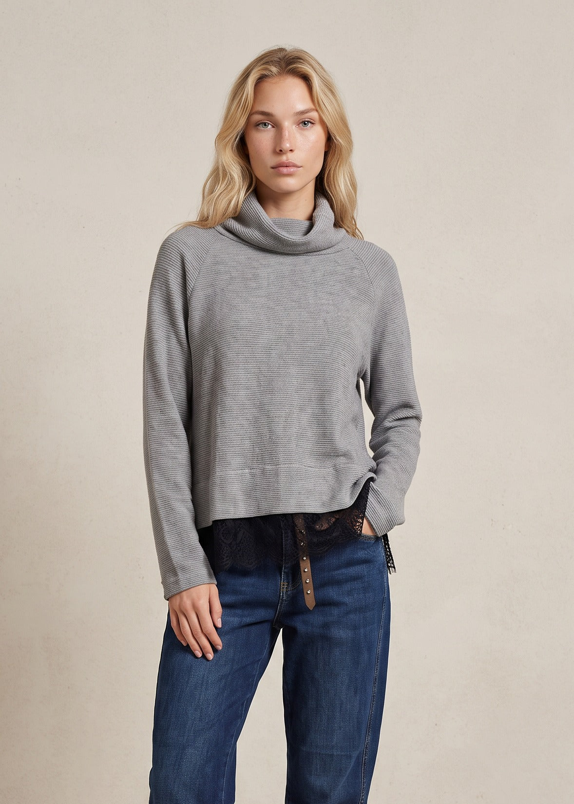 Maglia Collo e pizzo Grigio