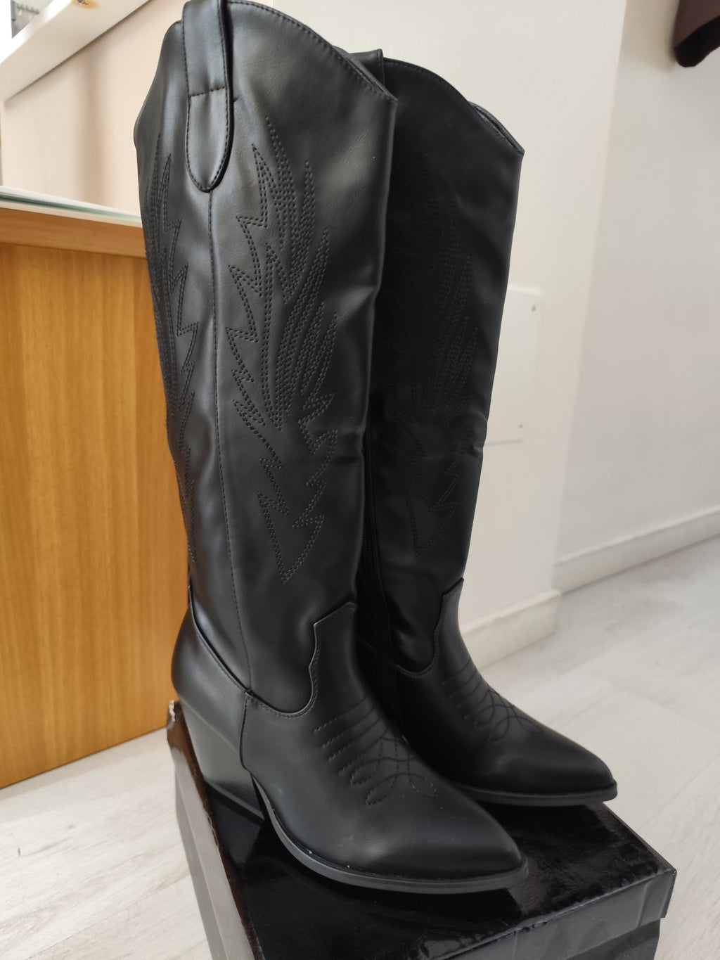 Stivali Camperos neri ricamati