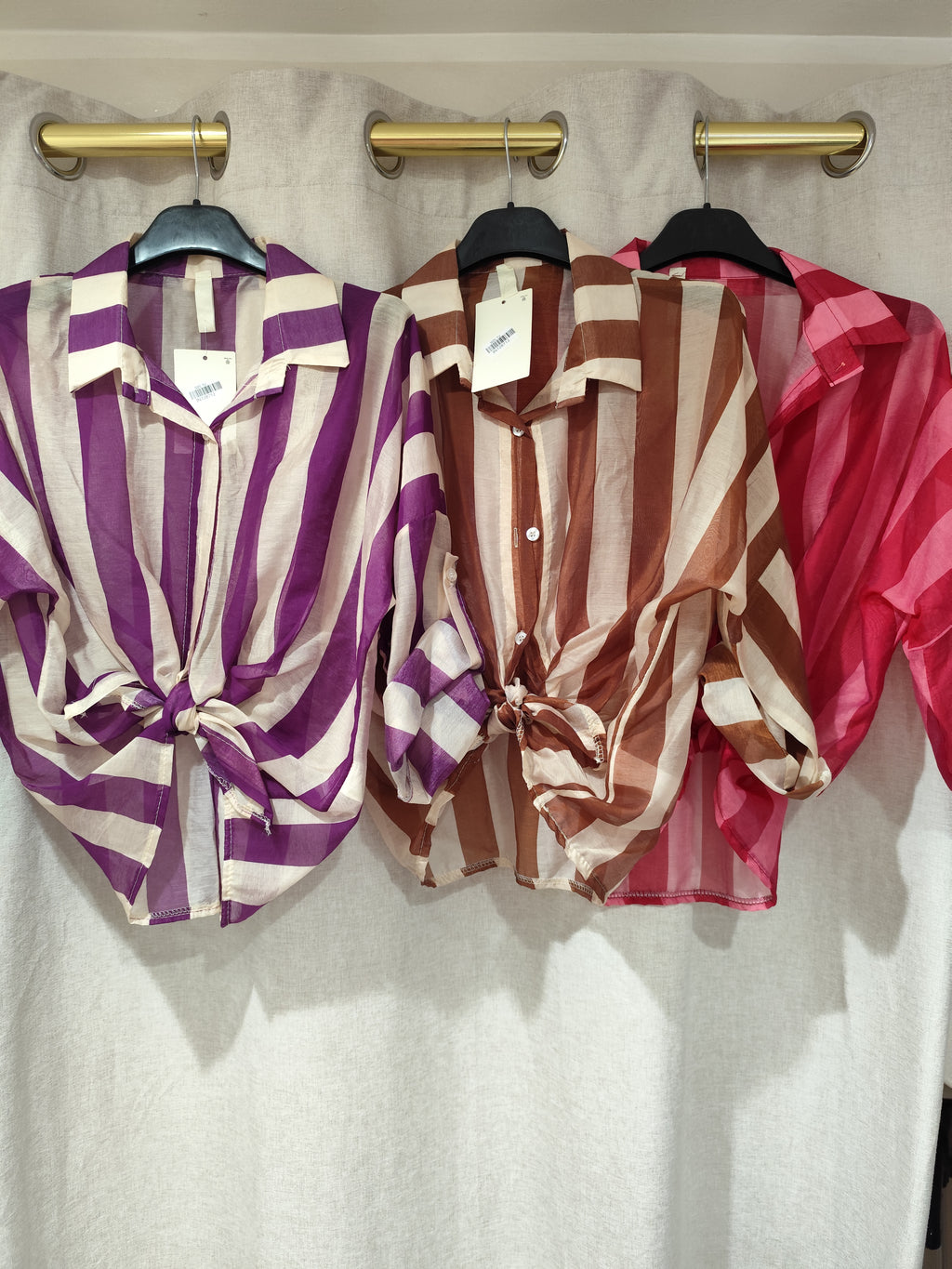 Camicia a righe larghe velate