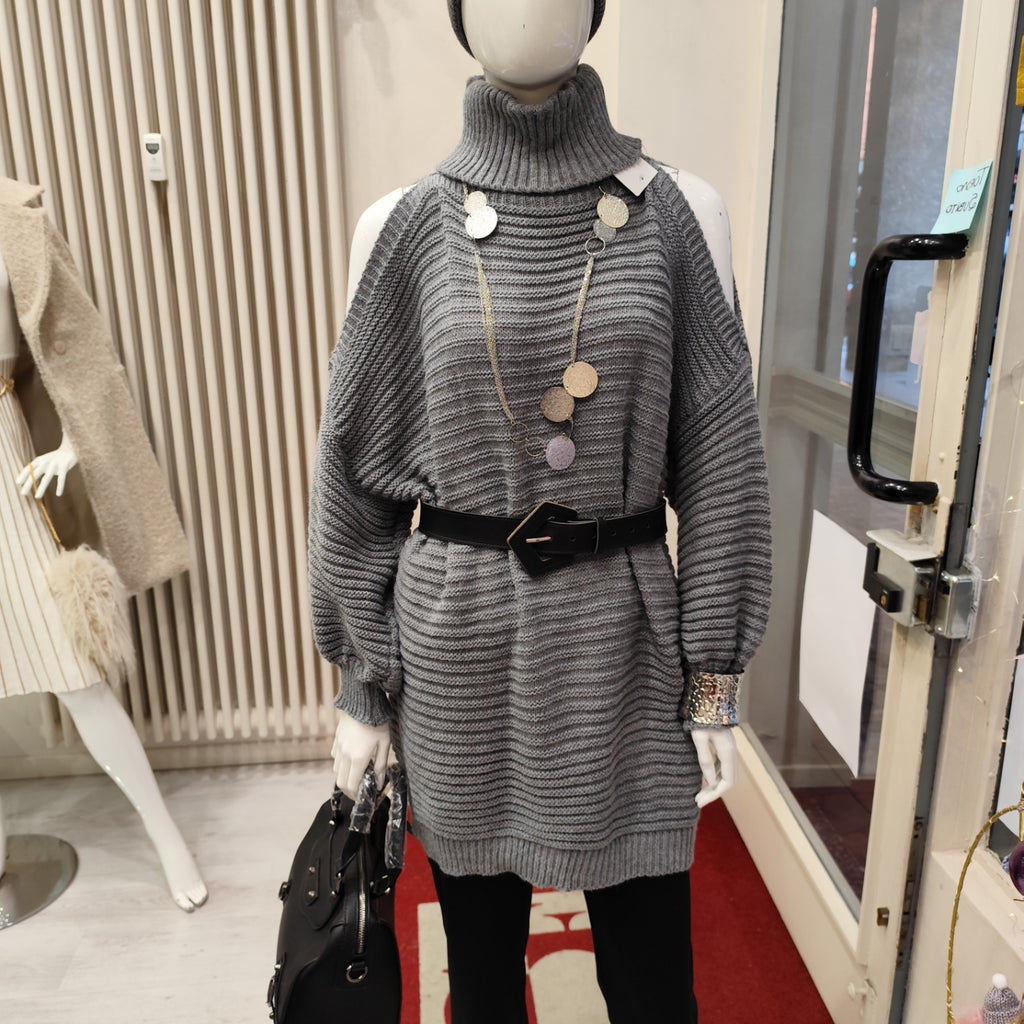 Maglione con apertura sulle spalle