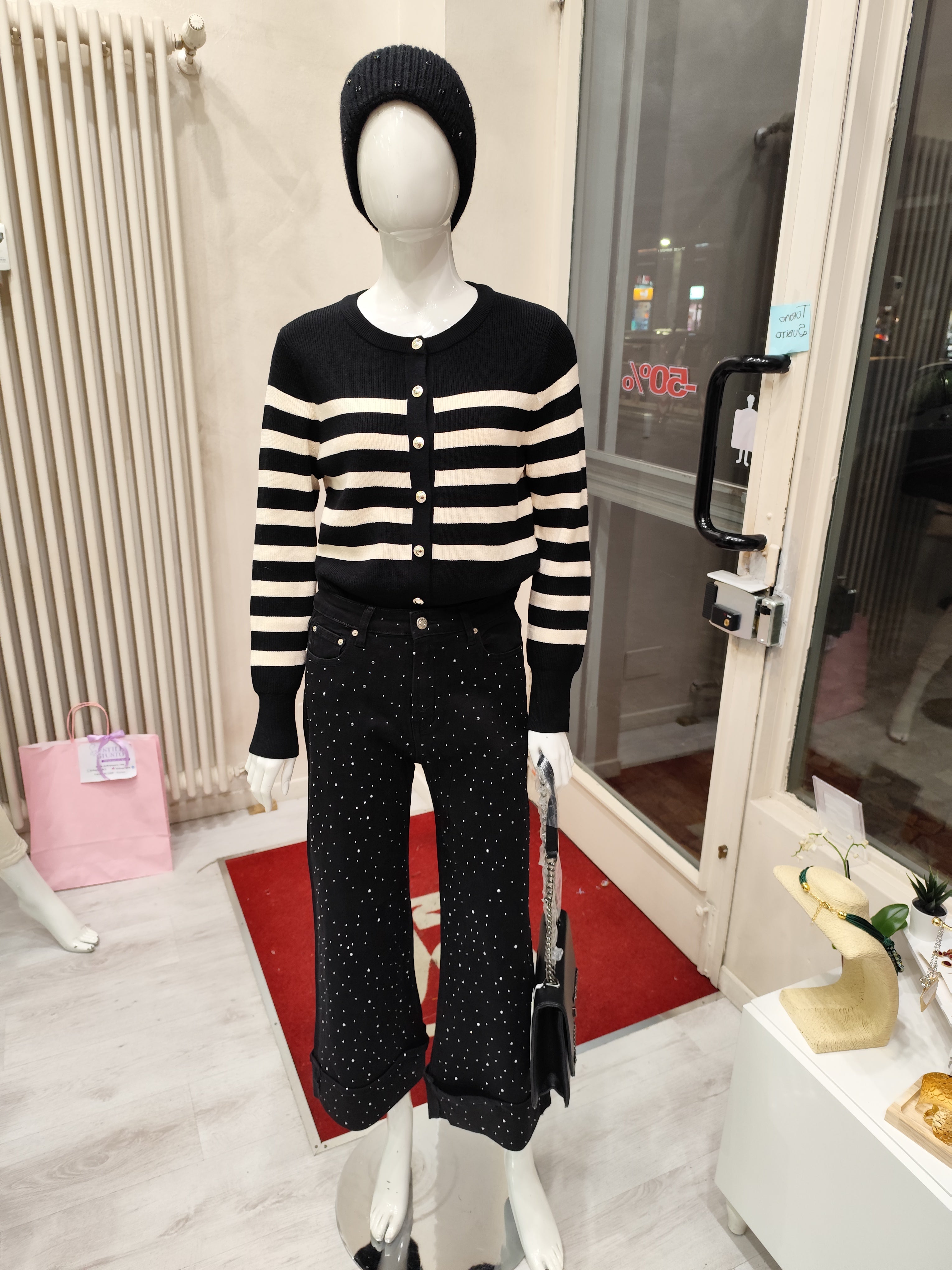 Jeans con risvolto e brillantini