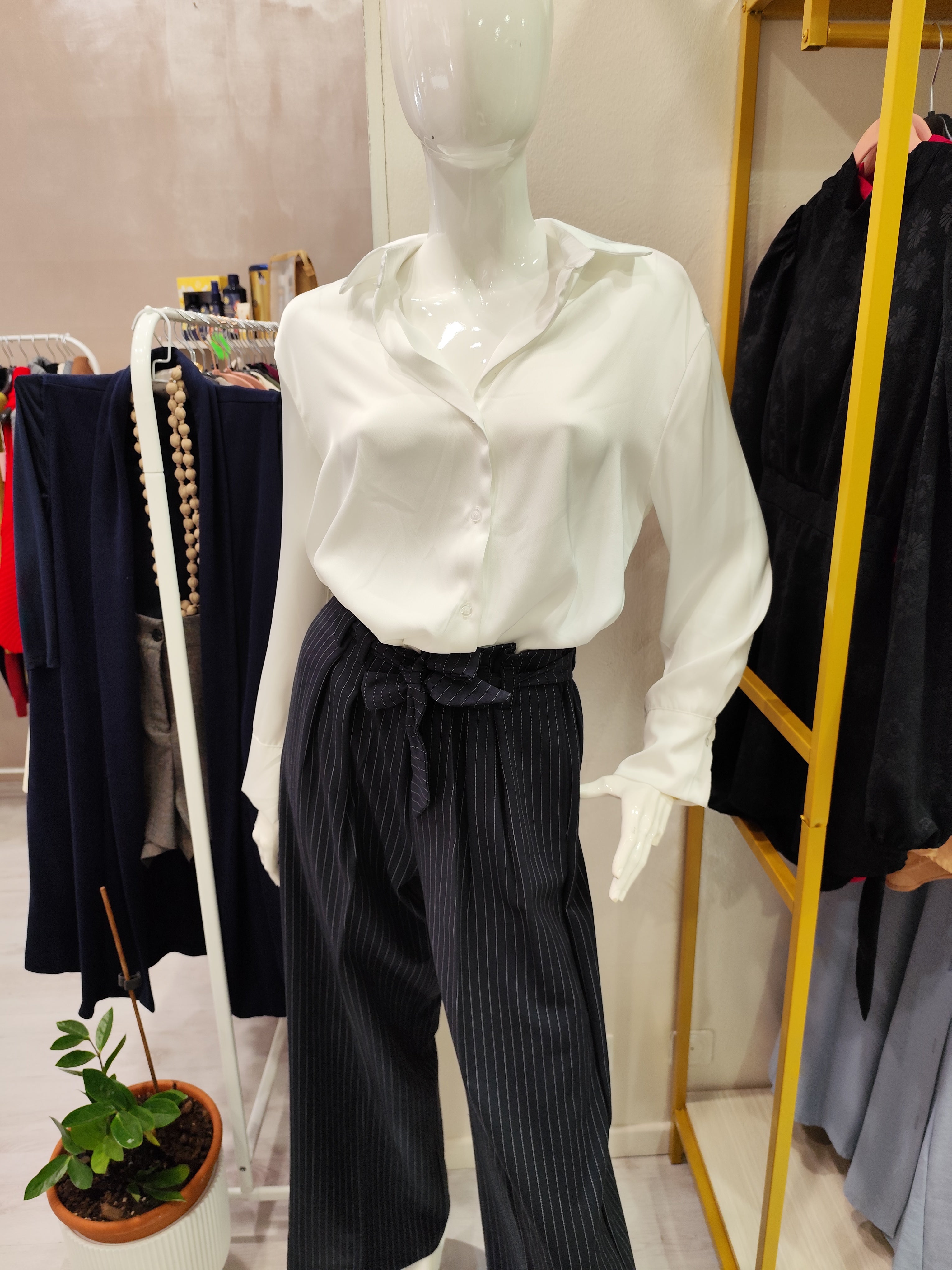 Pantaloni gessati a palazzo paper bag